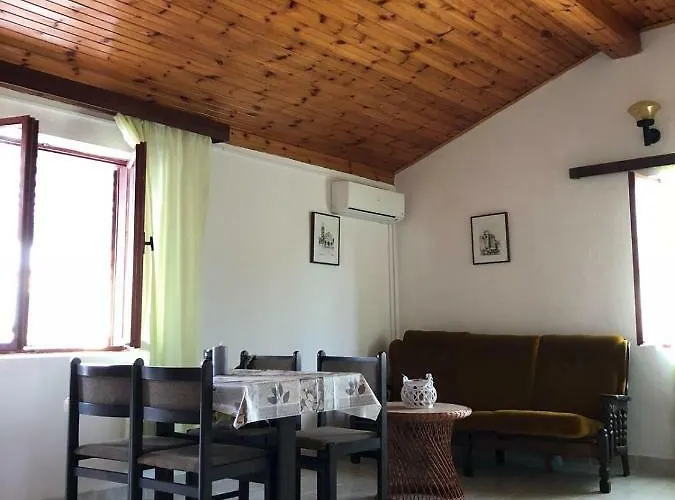 .....und Der Hund Darf Mit Privlaka (Zadar)